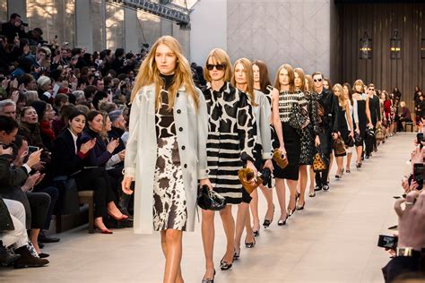 London Fashion Week 2013: Burberry Prorsum, cuori e animalier 